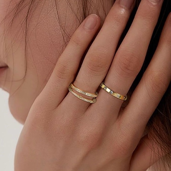 ASOS London Chunky Ring & Stacking Set (7) Rings - Picture 4 of 4